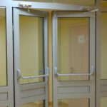 Алюминиевая дверь с антипаникой GFTD536